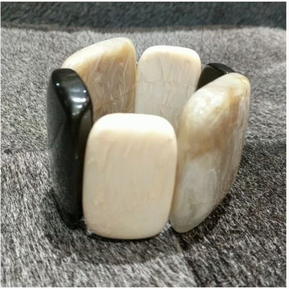 POLISHED TAGUA Stretch Bracelet Ivory Tan Black - Picture 1 of 7